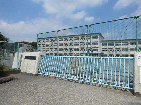 リナージュ青梅市長淵23-1期全6棟4号棟(青梅市立第二中学校)