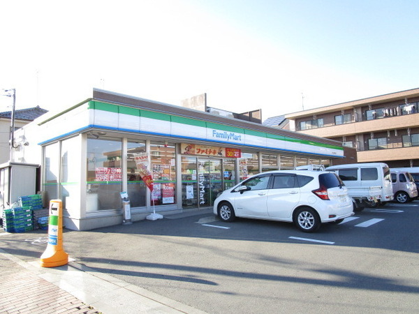 日神パレステージあきる野南(ファミリーマートあきる野秋留店)