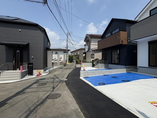 リナージュあきる野草花24-2期全3棟2号棟(前面道路含む現地写真)