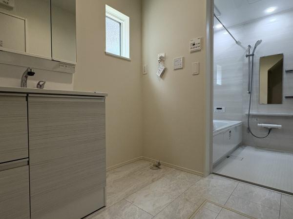 リナージュあきる野草花24-2期全3棟2号棟(洗面台・洗面所)