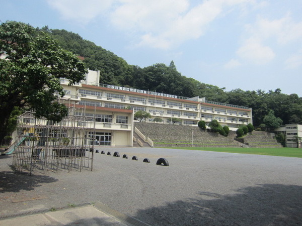 青梅サニーハイツ(青梅市立第一小学校)