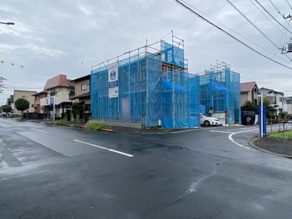 リーブルガーデン青梅大門第1期全2棟1号棟(前面道路含む現地写真)