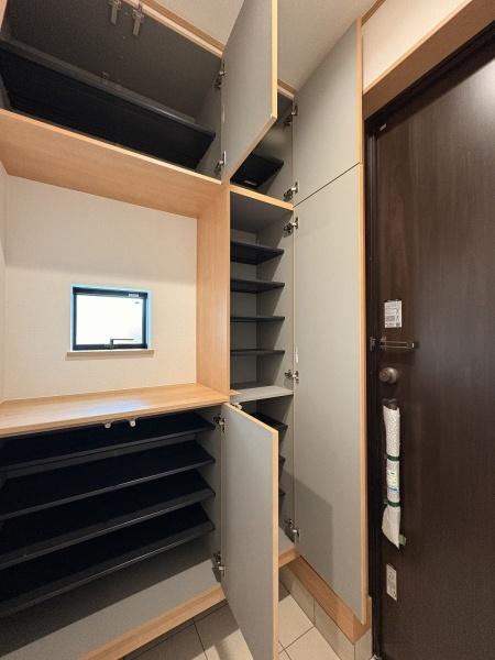 あきる野下代継全2棟A号棟(玄関)