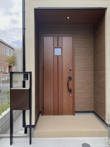 リーブルガーデンあきる野牛沼第4期全11棟8号棟(玄関)