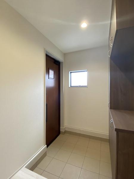 リーブルガーデンあきる野牛沼第4期全11棟8号棟(玄関)