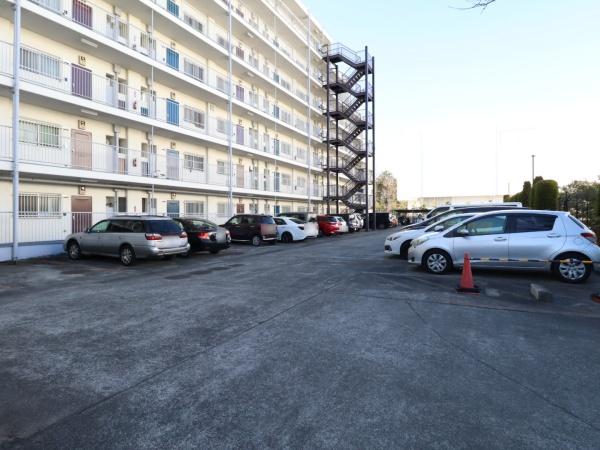 第2サンマンション羽村(駐車場)
