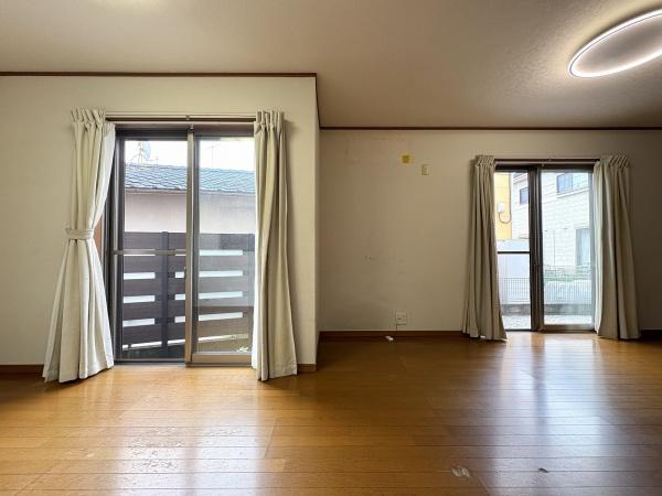 あきる野市草花の中古一戸建て(リビング)