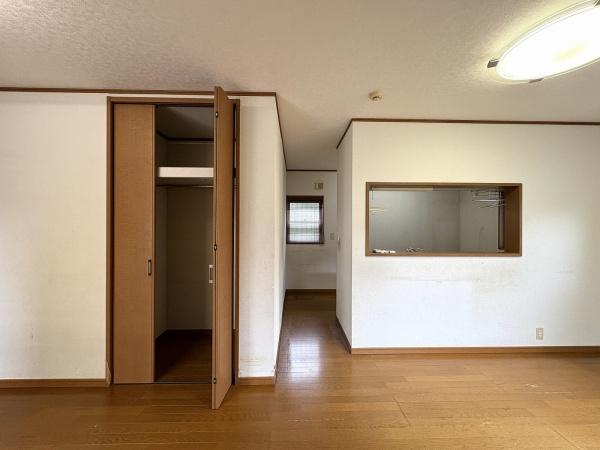 あきる野市草花の中古一戸建て(リビング)
