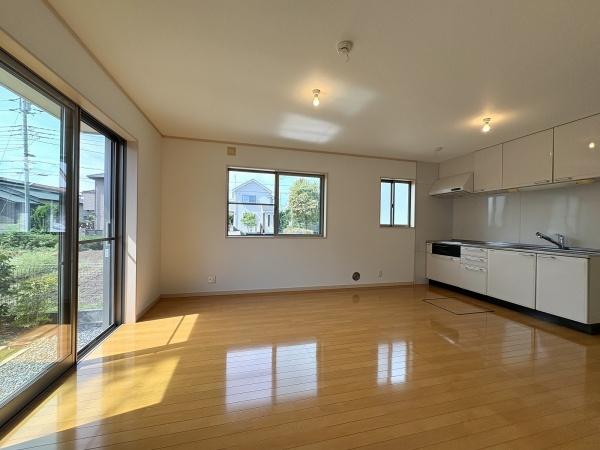 あきる野市牛沼の中古一戸建て(リビング)