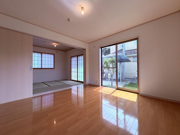 あきる野市牛沼の中古一戸建て(リビング)