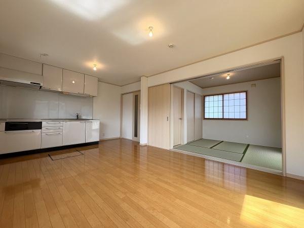 あきる野市牛沼の中古一戸建て(リビング)