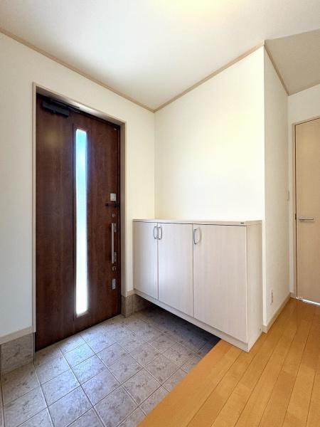 あきる野市牛沼の中古一戸建て(玄関)