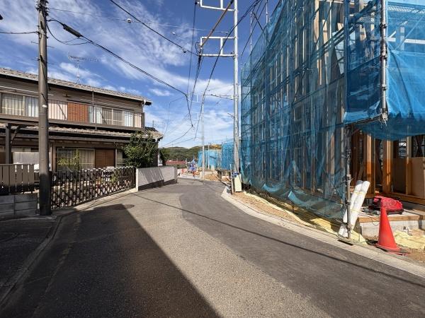 リーブルガーデンあきる野瀬戸岡第4期全9棟1号棟(前面道路含む現地写真)