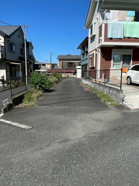 青梅市野上町1丁目の中古一戸建て(駐車場)