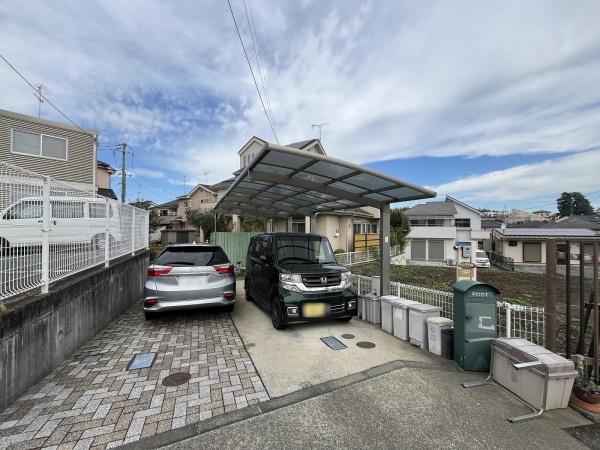 あきる野市平沢の中古一戸建て(駐車場)