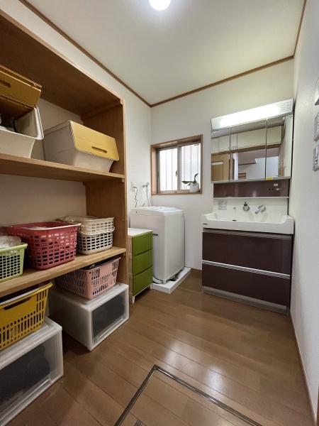 あきる野市平沢の中古一戸建て(洗面台・洗面所)