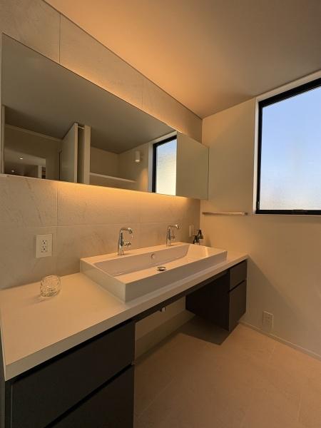 羽村市羽加美3丁目　四季の家