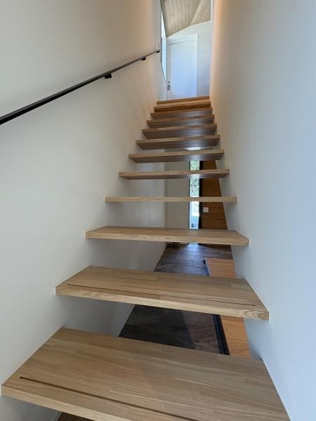 羽村市羽加美3丁目　四季の家