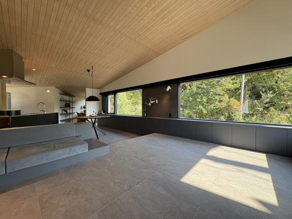 羽村市羽加美3丁目　四季の家