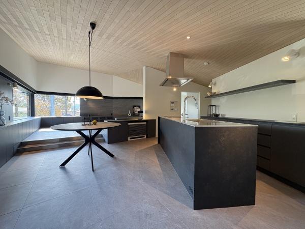 羽村市羽加美3丁目　四季の家