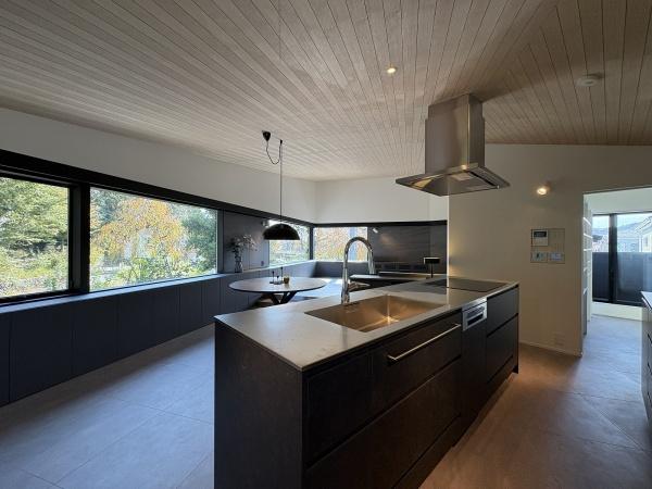 羽村市羽加美3丁目　四季の家