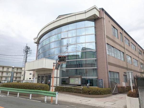 ハイネス福生(福生市立武蔵野台図書館)