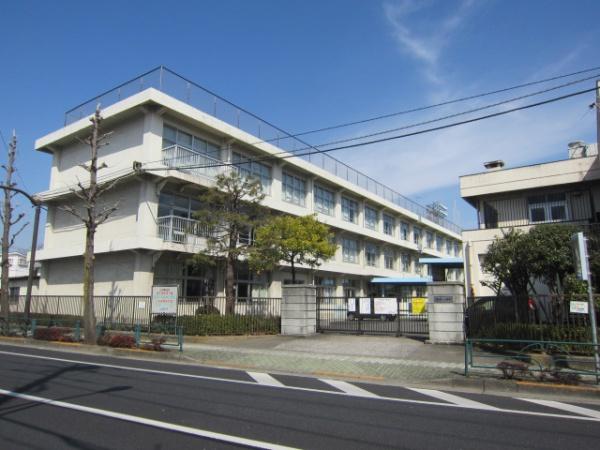メゾンドール武蔵野台(福生市立福生第一小学校)