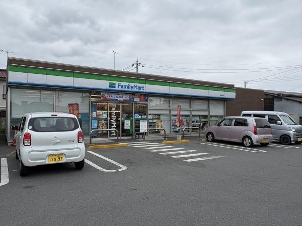 リーブルガーデンあきる野市平沢第2全10区画1号棟(ファミリーマート東秋留店)