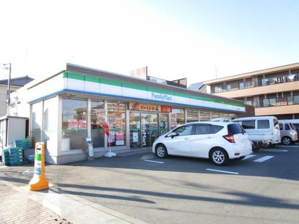 日神パレステージあきる野南(ファミリーマートあきる野秋留店)