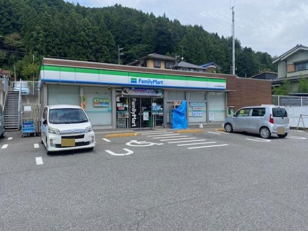 あきる野市小中野の中古一戸建て(ファミリーマートあきる野檜原街道店)