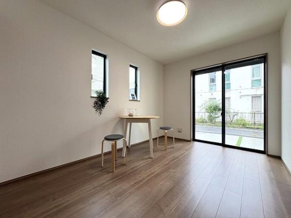 青梅裏宿町全５棟　E号棟