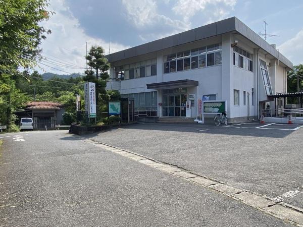 青梅市梅郷６丁目の新築一戸建(青梅市梅郷図書館)