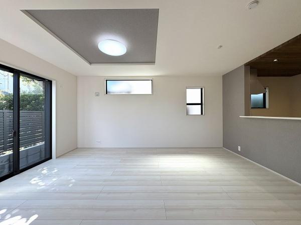 リーブルガーデン日の出町平井第二全1棟