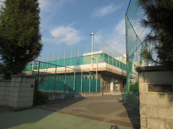 クレイドルガーデン福生市北田園第12　全1棟(福生市立福生第三中学校)