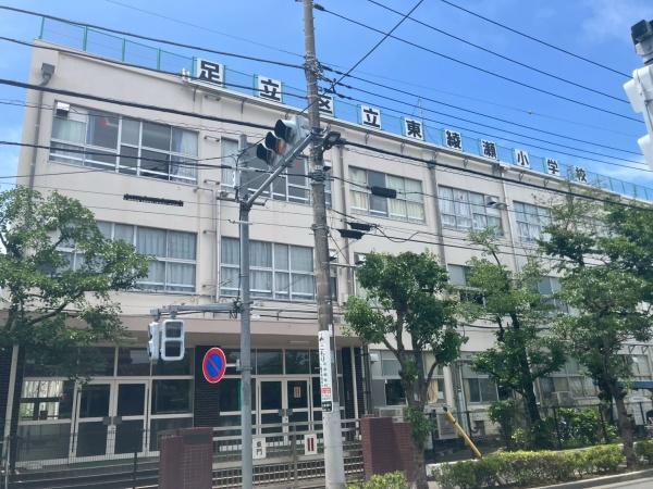 アーデル綾瀬コージーガーデン(東綾瀬小学校)