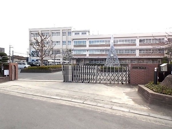 高槻市月見町の土地(高槻市立第二中学校)