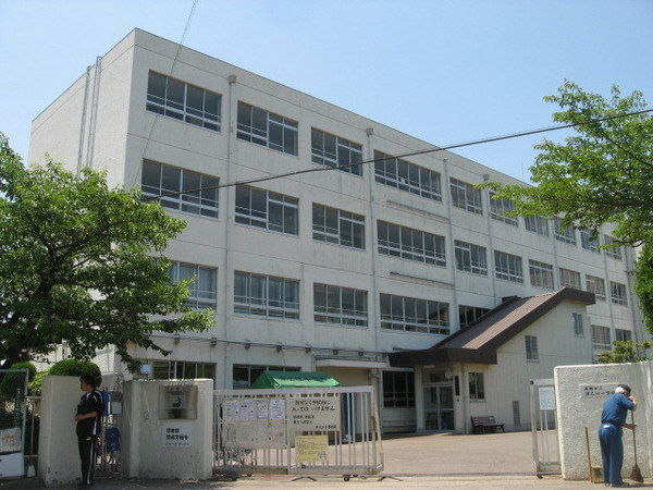 高槻市川西町３丁目の新築一戸建(高槻市立津之江小学校)