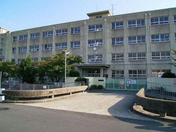 高槻ビューハイツ　2階部分(高槻市立柳川小学校)