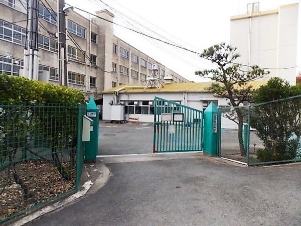 高槻市奥天神町2丁目の土地(高槻市立日吉台小学校)