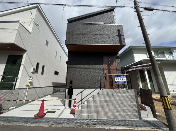 高槻市安岡寺町４丁目の新築一戸建