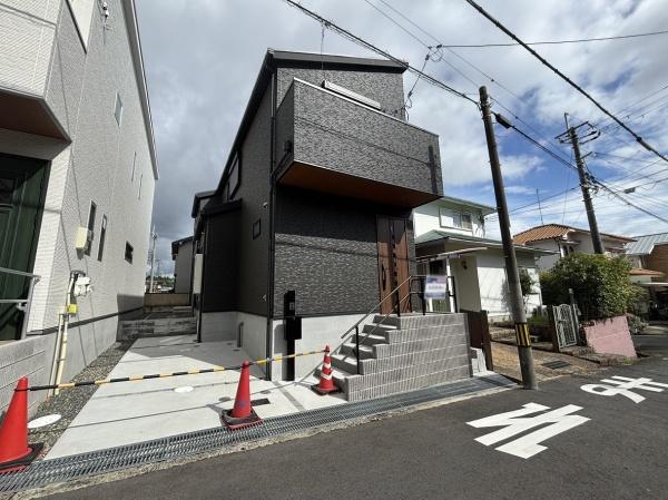 高槻市安岡寺町４丁目の新築一戸建
