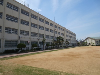 高槻市大塚町3丁目の土地(高槻市立南大冠小学校)