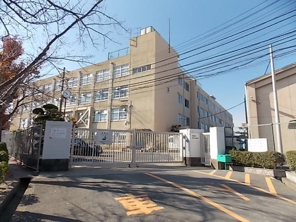 高槻市松が丘4丁目の新築一戸建(高槻市立第九中学校)
