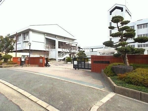 高槻阿武山三番街302号棟 3階部分(高槻市立阿武山中学校)