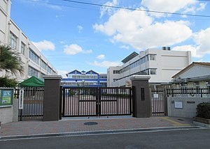 高槻市八幡町の土地(高槻市立高槻小学校)