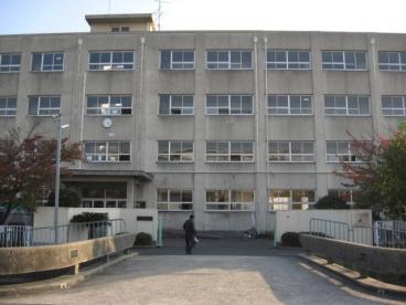 高槻市栄町２丁目の新築一戸建(高槻市立芝生小学校)
