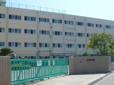 高槻市東和町の新築一戸建(高槻市立冠中学校)