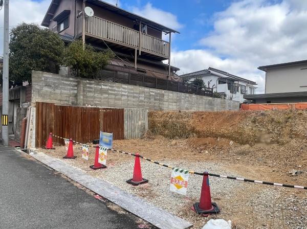 高槻市安岡寺町３丁目の土地