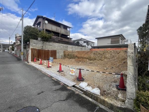 高槻市安岡寺町３丁目の土地