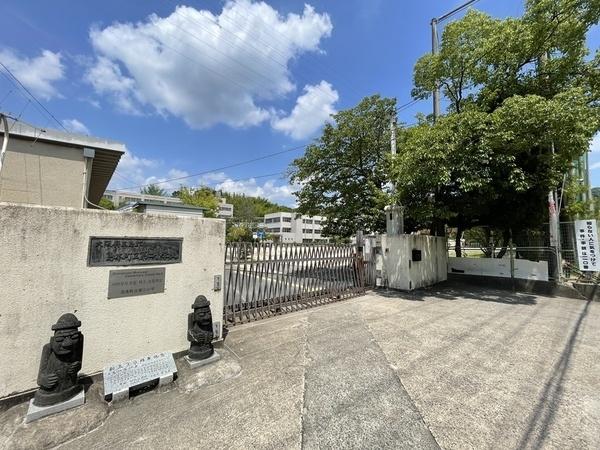 若山台住宅20号棟　5階部分(島本町立第二小学校)